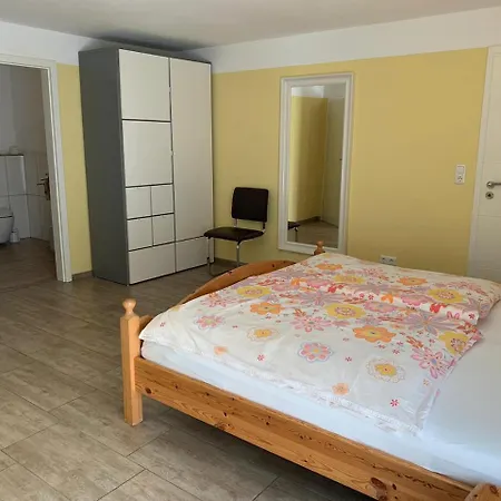 Ferienweingut Matthias Loewen Apartment Detzem