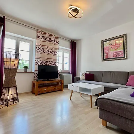 Apartment Ferienweingut Matthias Loewen *