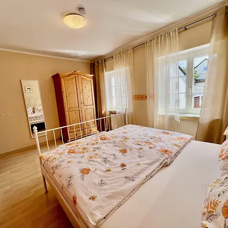 Ferienweingut Matthias Loewen 公寓 *