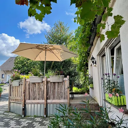 Apartment Ferienweingut Matthias Loewen *
