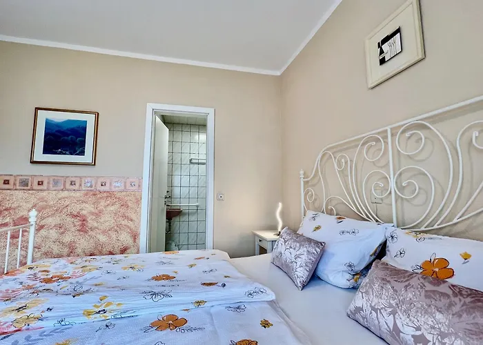 Ferienweingut Matthias Loewen *